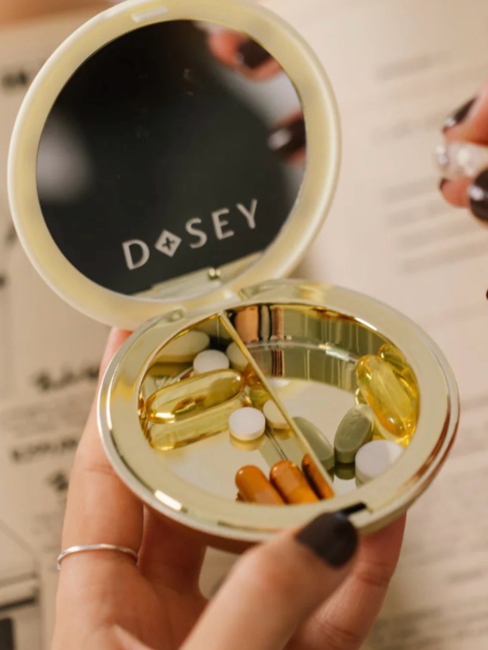 Dosey x Anthropologie pill compact - Picture 9 of 9